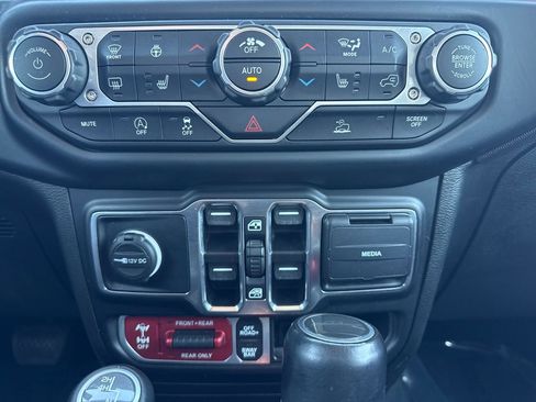 Used 2022 Jeep Gladiator Rubicon w/ LED Lighting Group AWD/4WD image 20