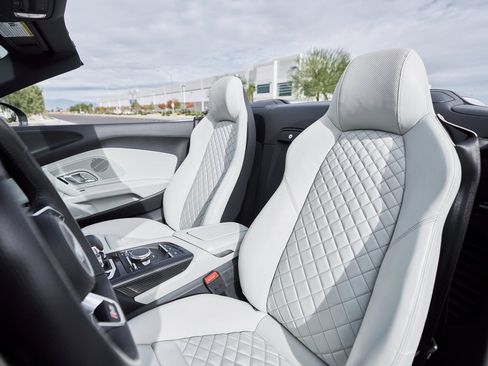 Used 2021 Audi R8 V10 performance image 45