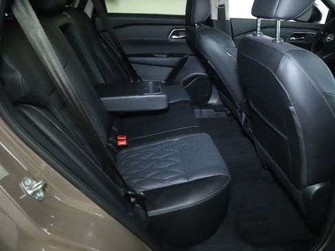 Used 2025 Nissan Rogue Platinum w/ Tech Package AWD/4WD image 35