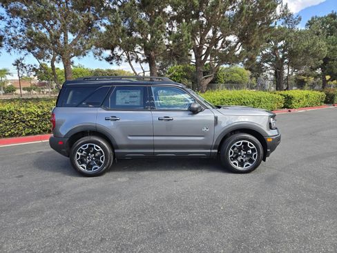 New 2025 Ford Bronco Sport Outer Banks w/ Outer Banks Tech Package+ image 2