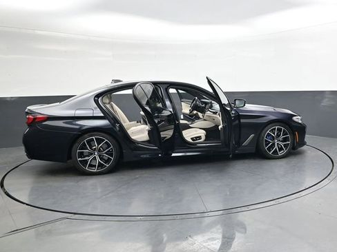 Used 2023 BMW M550i xDrive M550i xDrive w/ Dynamic Handling Package image 29