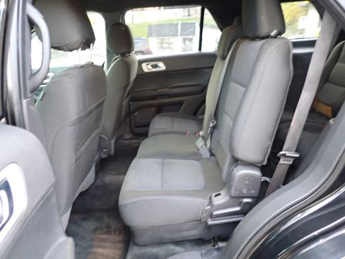 Used 2013 Ford Explorer XLT w/ Class III Trailer Tow Pkg image 24