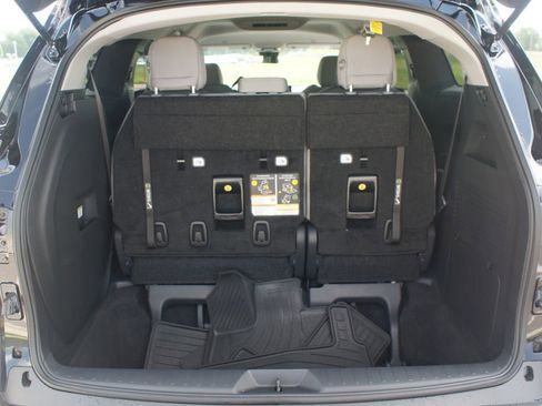 Certified 2025 Toyota Sienna LE FWD image 17