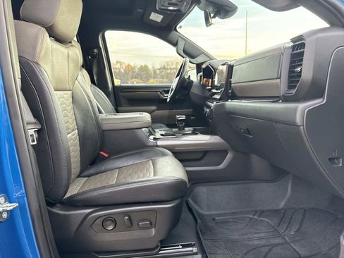 Used 2022 Chevrolet Silverado 1500 ZR2 w/ Technology Package image 16