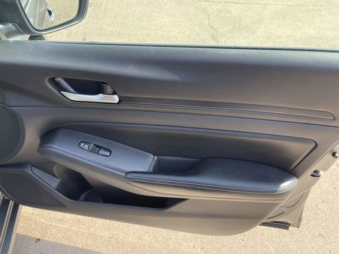 Used 2024 Nissan Altima 2.5 SV image 16