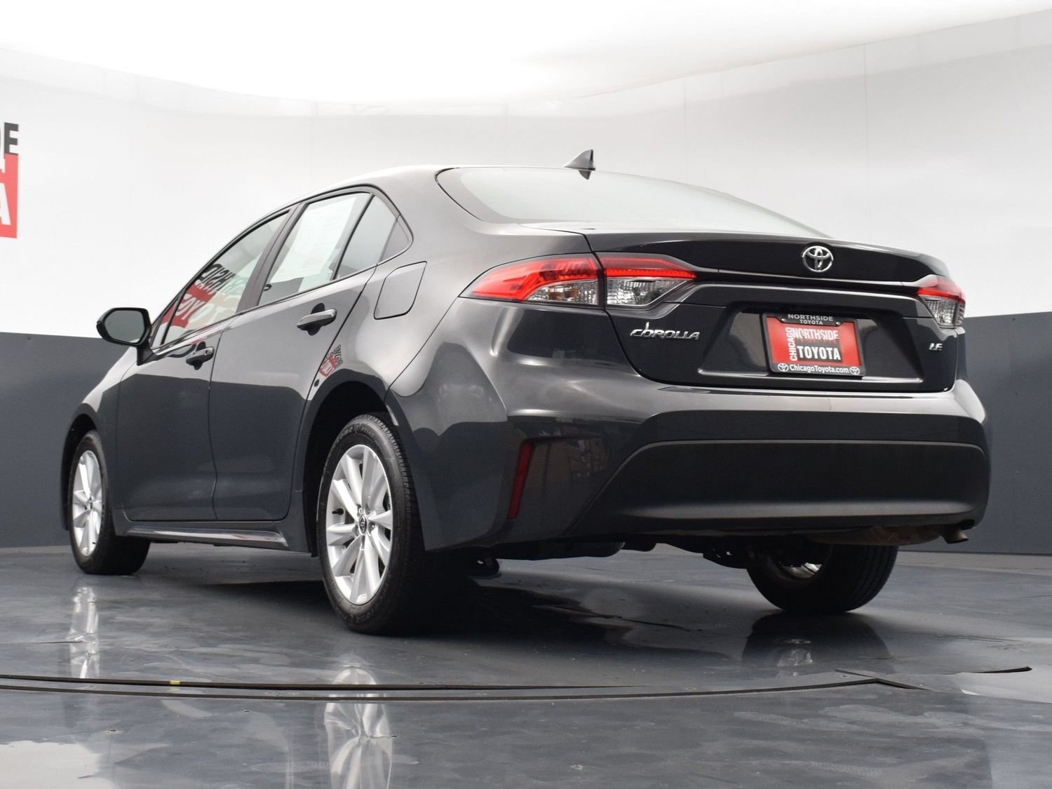 Used 2025 Toyota Corolla LE w/ LE Premium Package FWD image 27