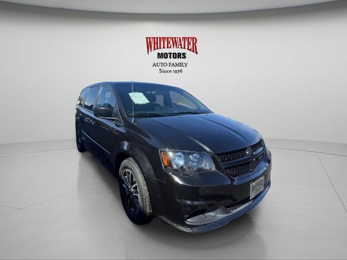 Used 2017 Dodge Grand Caravan SE image 8