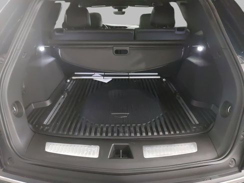 Used 2025 Cadillac XT5 Sportv w/ Technology Package image 12