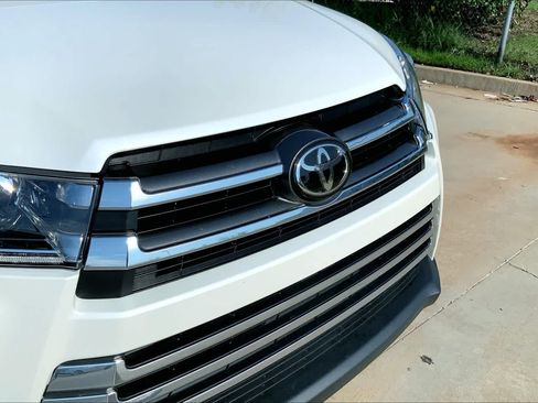 Used 2017 Toyota Highlander Limited FWD image 30