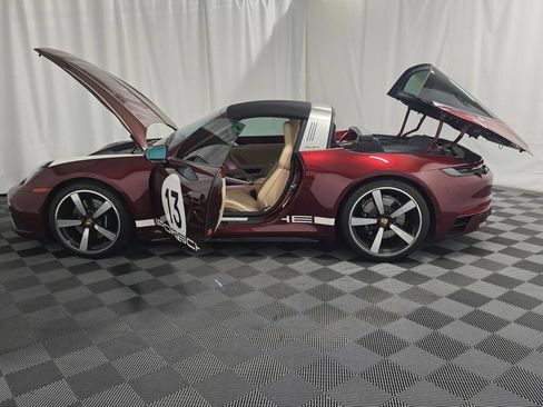 Certified 2021 Porsche 911 Targa 4S Heritage Design AWD/4WD image 12