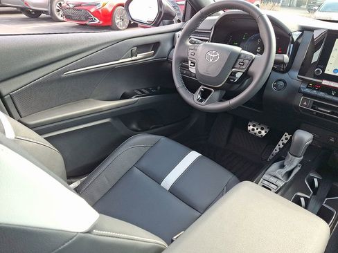 New 2026 Toyota Camry SE w/ Convenience Package FWD image 9