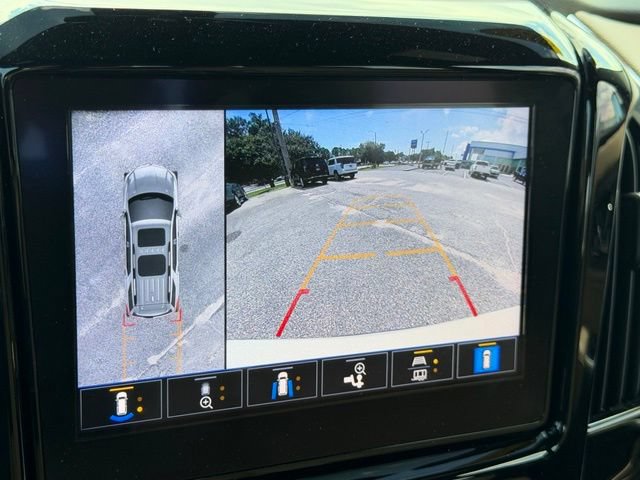 Used 2022 Chevrolet Traverse Premier FWD image 26