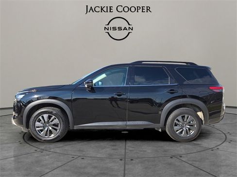 Certified 2024 Nissan Pathfinder SV image 2