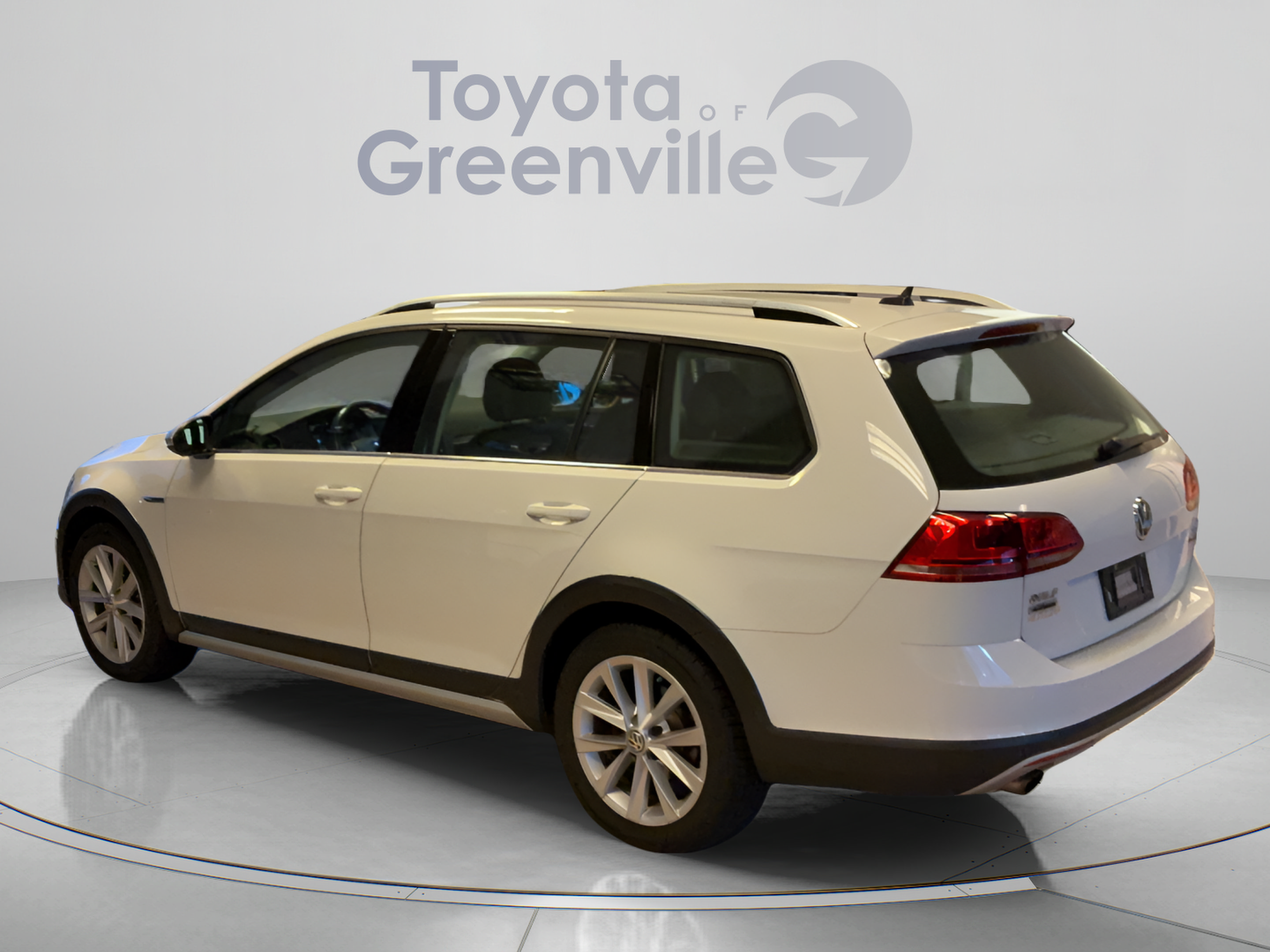 Used 2017 Volkswagen Golf Alltrack S AWD/4WD image 4