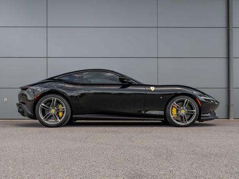 Certified 2022 Ferrari Roma RWD image 5