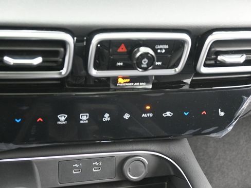 New 2026 Nissan Sentra SR w/ SR Premium Package FWD image 11