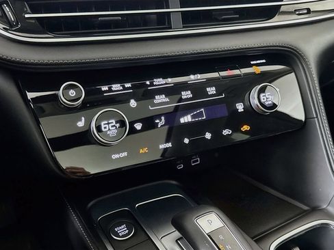 Used 2024 INFINITI QX60 Luxe AWD/4WD image 18