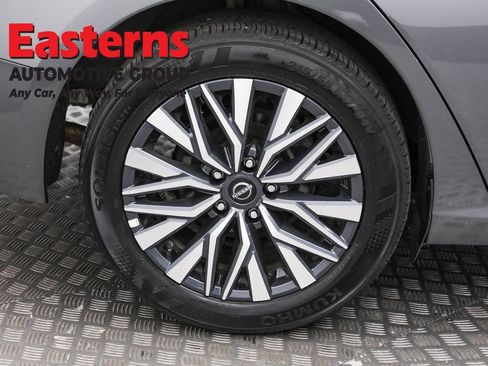 Used 2025 Nissan Altima 2.5 SV image 30