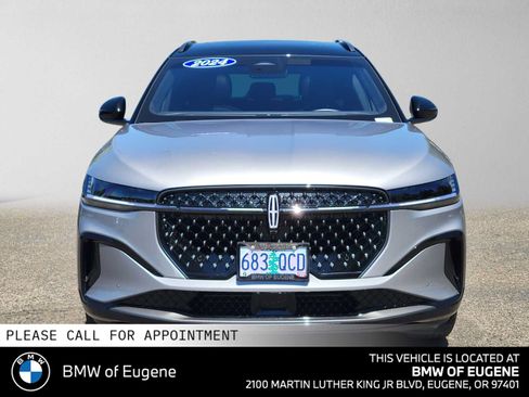 Used 2024 Lincoln Nautilus Reserve w/ Equipment Group 202A AWD/4WD image 9