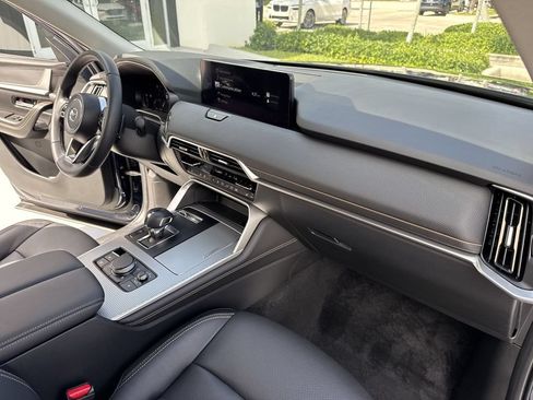 Used 2025 MAZDA CX-90 Plug-In Hybrid w/ Preferred AWD/4WD image 32