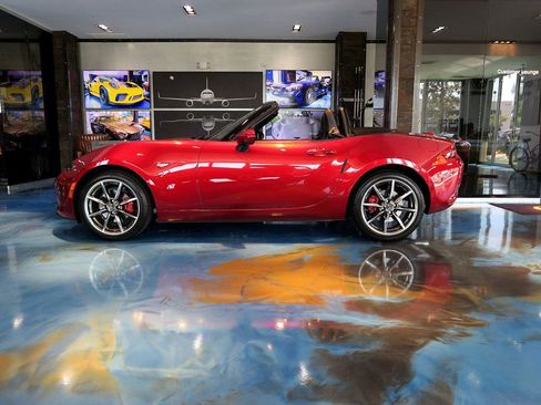 Used 2022 MAZDA MX-5 Miata Grand Touring w/ Weather Package image 11
