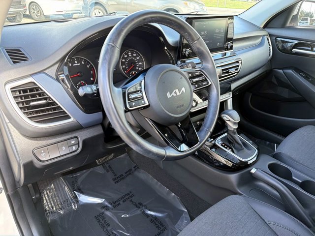 Used 2023 Kia Seltos S FWD image 19