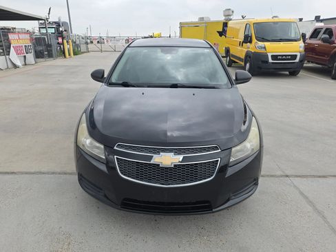 Used 2013 Chevrolet Cruze LS FWD image 4