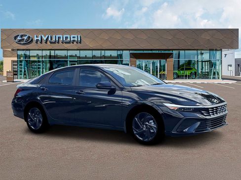 New 2026 Hyundai Elantra Sport image 10
