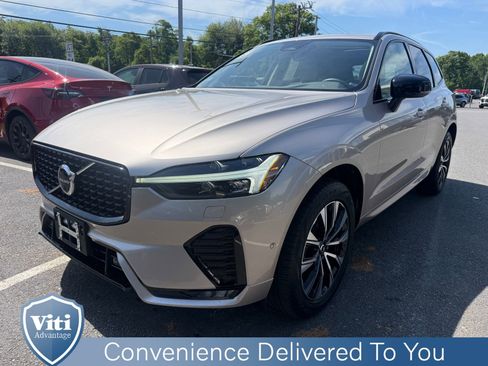 Used 2024 Volvo XC60 B5 Plus w/ Climate Package AWD/4WD image 4