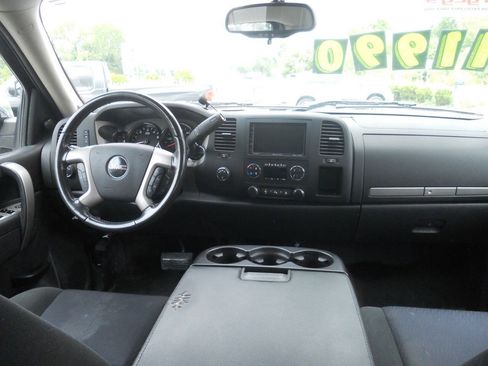 Used 2010 GMC Sierra 1500 SLE w/ (PDW) Pro Sport Package AWD/4WD image 19
