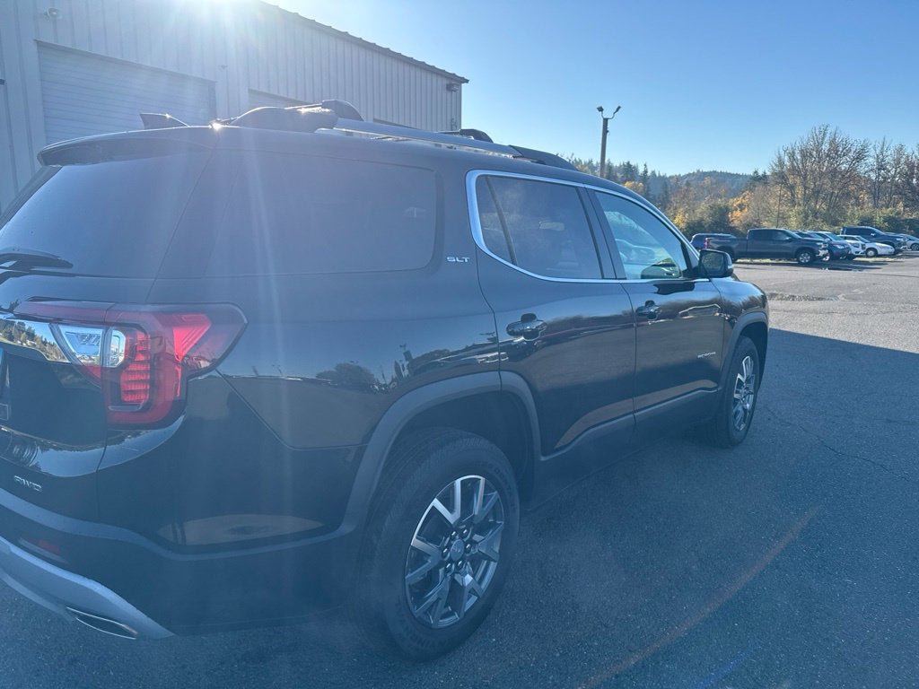Used 2023 GMC Acadia SLT AWD/4WD image 3