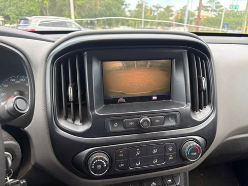 Used 2020 Chevrolet Colorado W/T w/ Custom Special Edition RWD image 15