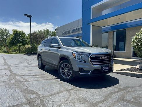 Used 2024 GMC Terrain SLT AWD/4WD image 1