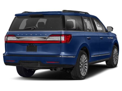 Used 2021 Lincoln Navigator L Reserve w/ Luxury Package AWD/4WD image 3