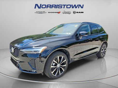 Used 2025 Volvo XC60 B5 Plus w/ Protection Package Premier AWD/4WD image 3