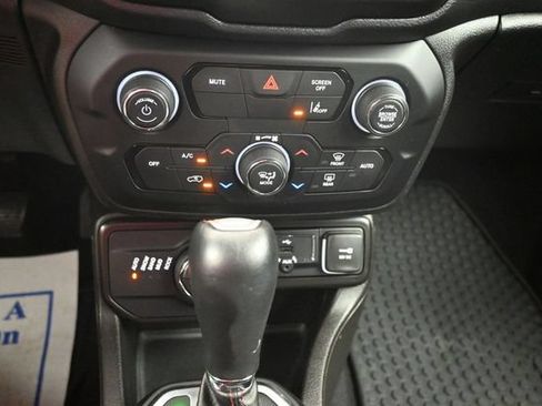 Used 2023 Jeep Renegade Trailhawk AWD/4WD image 16