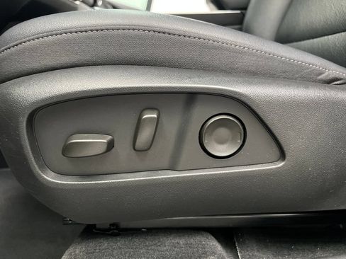 Used 2025 Chevrolet Equinox LT w/ Convenience Package II AWD/4WD image 13
