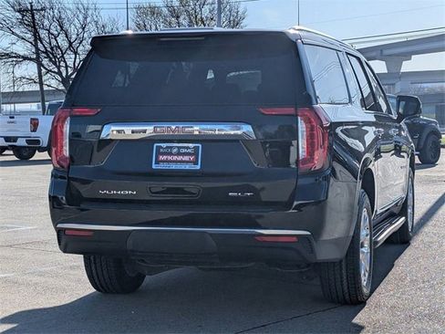 Used 2022 GMC Yukon XL SLT w/ SLT Luxury Package image 4