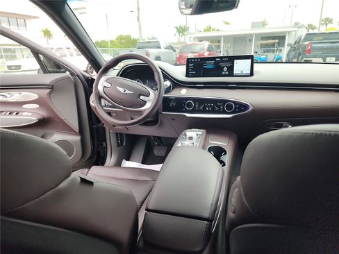 Used 2022 Genesis GV70 2.5T w/ Advanced Package image 28