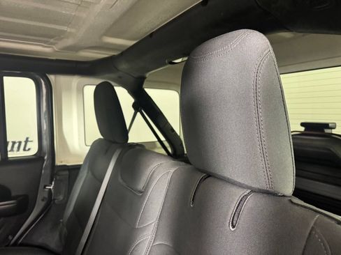 Used 2021 Jeep Wrangler Unlimited Sport AWD/4WD image 31
