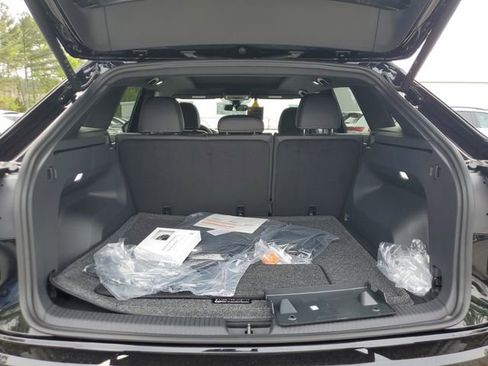 New 2026 Volkswagen Atlas Cross Sport SEL R-Line AWD/4WD image 8