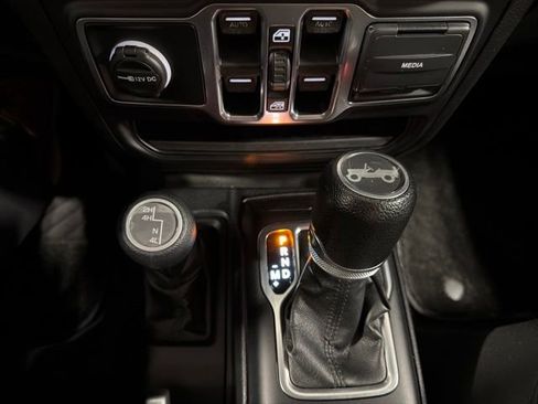 Used 2018 Jeep Wrangler Unlimited Sport S AWD/4WD image 23