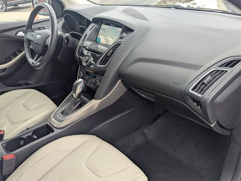 Used 2017 Ford Focus Titanium image 29