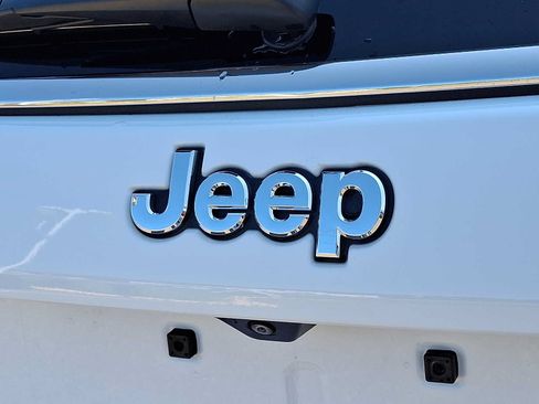 Certified 2022 Jeep Compass Latitude w/ Sun and Sound Group AWD/4WD image 29
