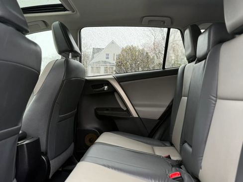 Used 2015 Toyota RAV4 Limited AWD/4WD image 17