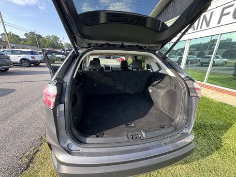 Used 2024 Ford Edge Titanium image 8