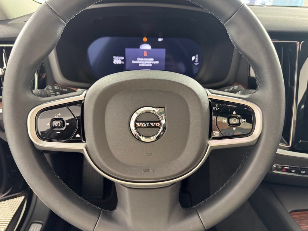 Certified 2025 Volvo V60 B5 Cross Country Plus AWD/4WD image 28