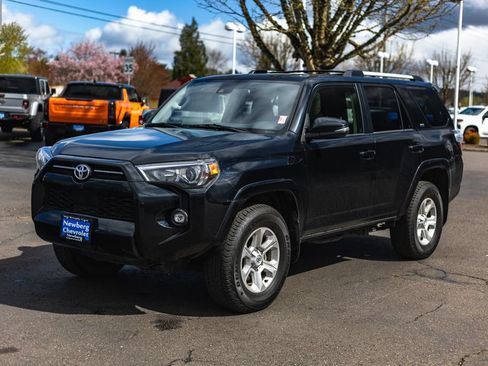 Used 2024 Toyota 4Runner SR5 Premium w/ Moonroof Package AWD/4WD image 4