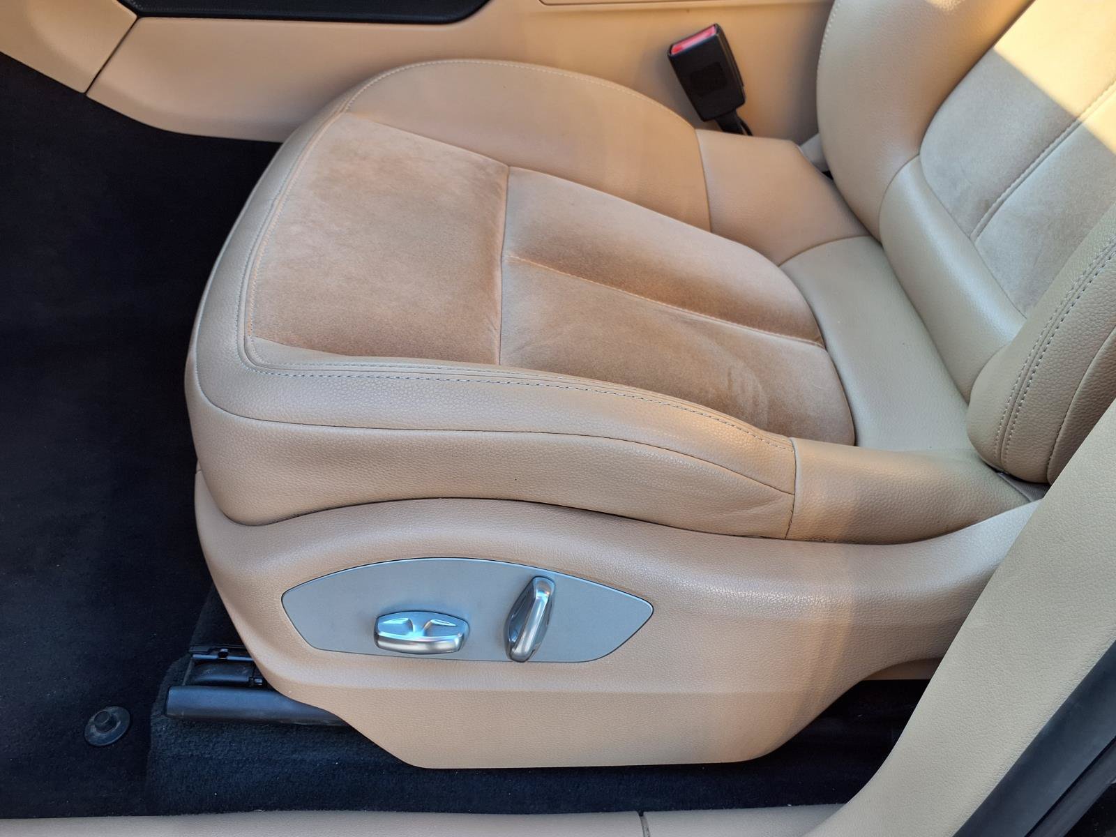 Used 2018 Porsche Macan AWD/4WD image 23
