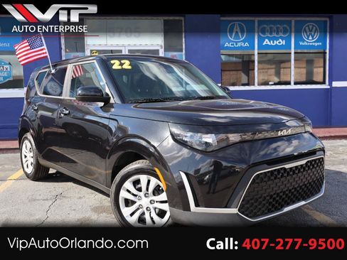 Used 2023 Kia Soul LX FWD image 1